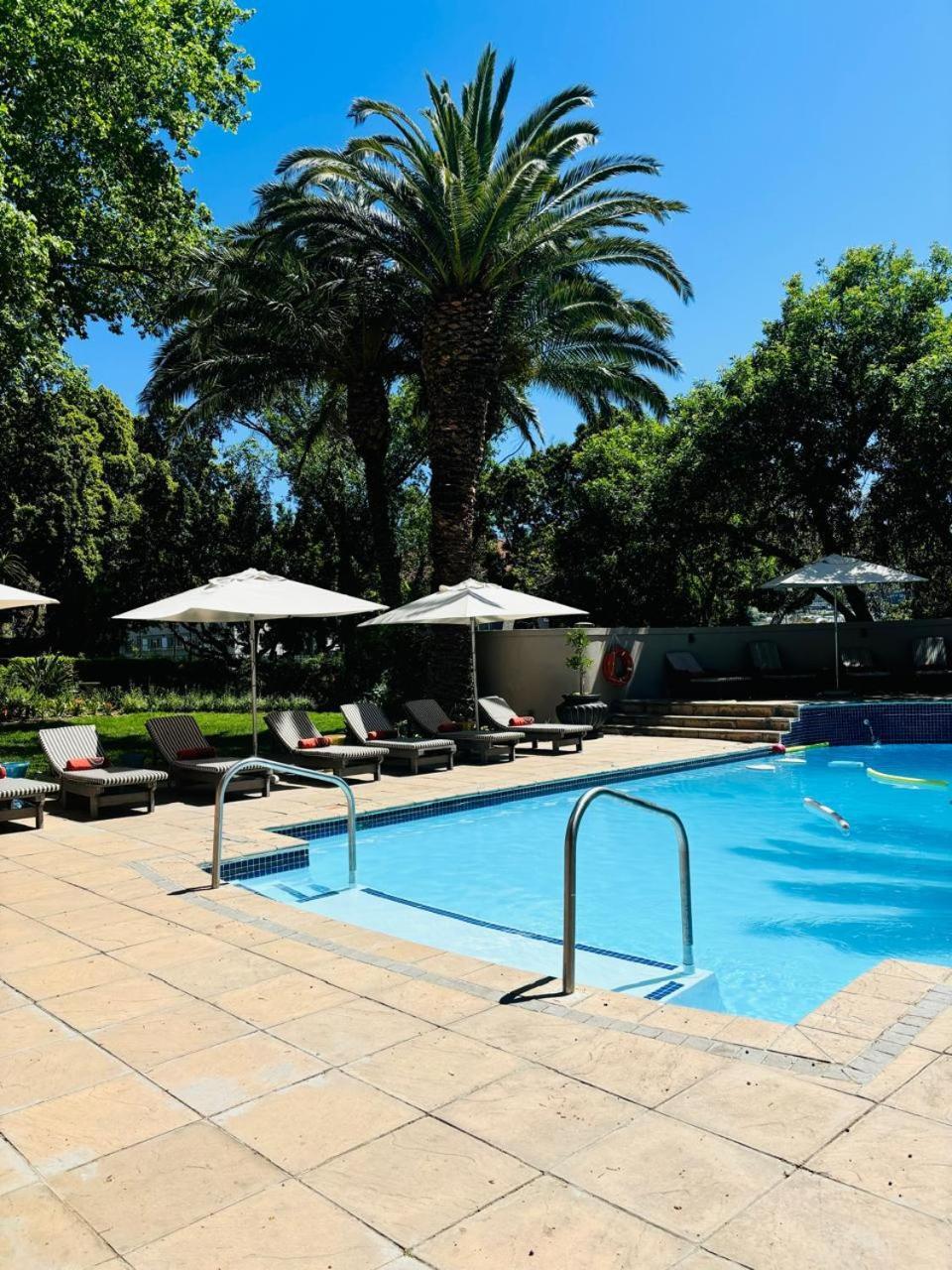 Sunsquare Gardens Hotel 4*